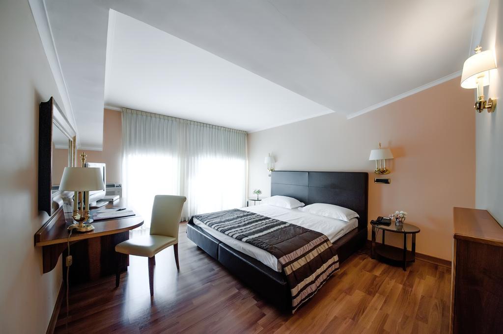 Hotel Villa Traiano Benevento Esterno foto